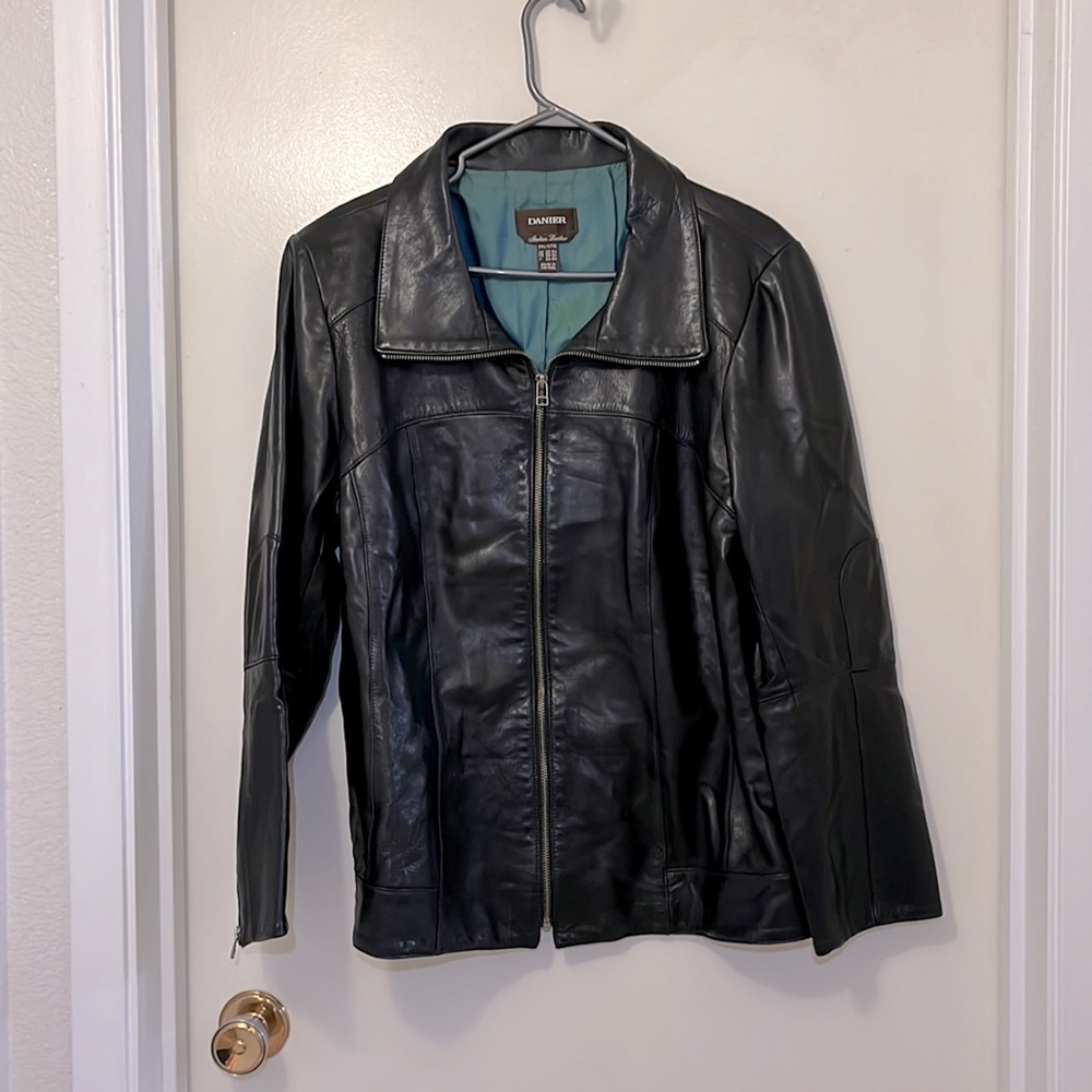 Danier Italian lamb skin leather zip jacket/blazer size 2X